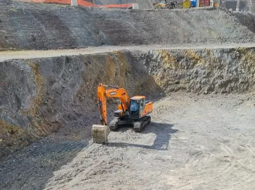 Uzundere Temel Kazımı